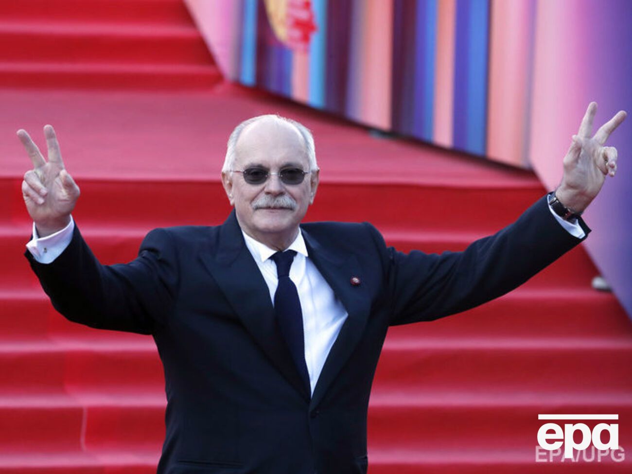 Михалков "із цікавістю" стежить за журналісткою