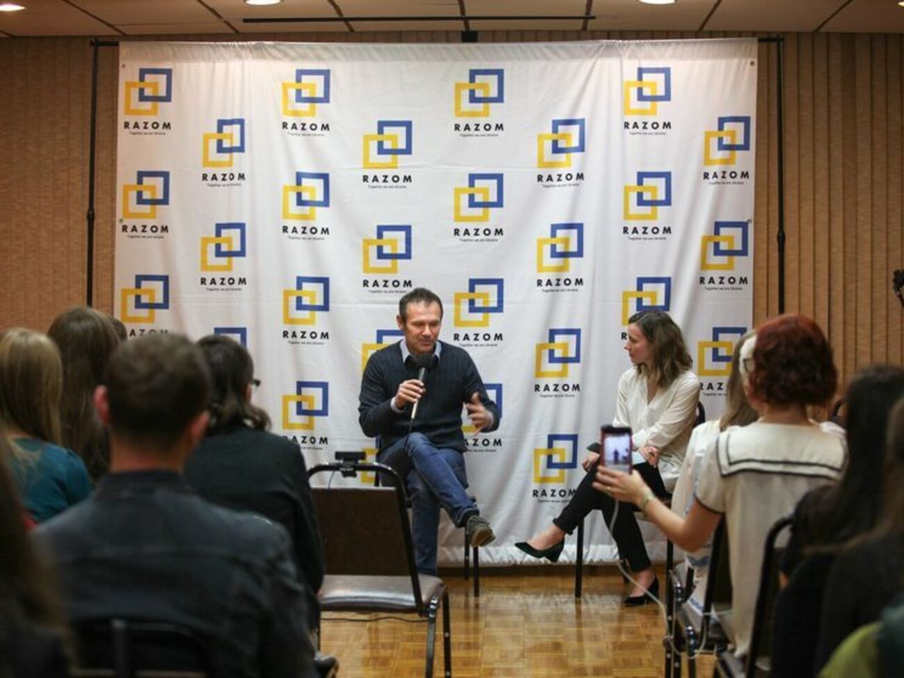 Святослав Вакарчук виступає перед українцями у Нью-Йорку