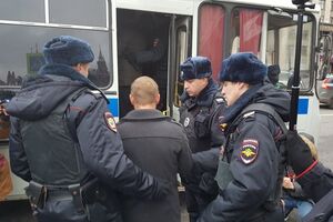 В России задерживают сторонников оппозиционного российского политика Вячеслава Мальцева, который предсказывал начало революции в стране 5 ноября 2017 года