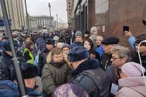 Задержанных начинают доставлять в отделы полиции