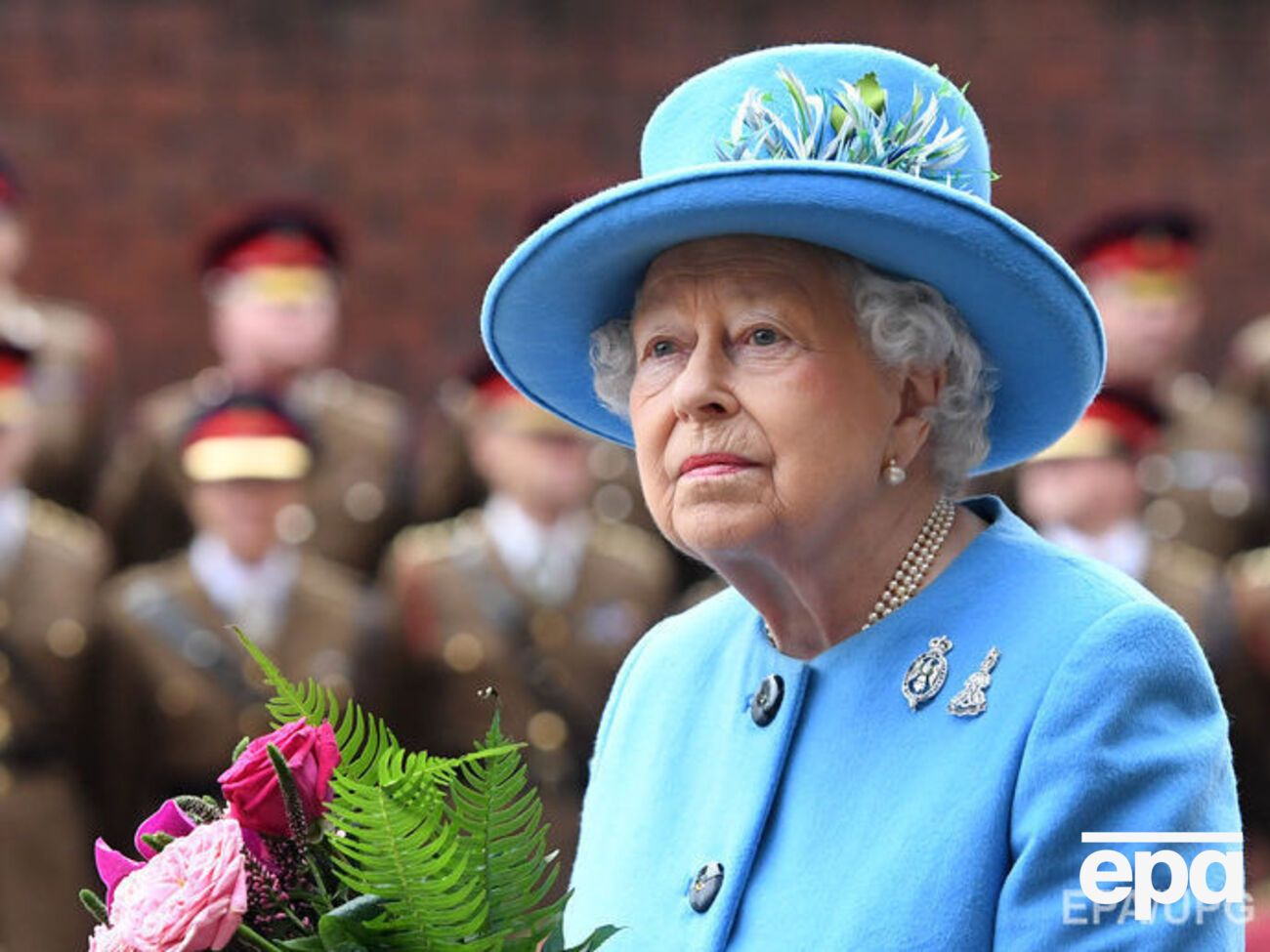 Керівники активів Єлизавети II інвестували у фонд на Кайманових островах