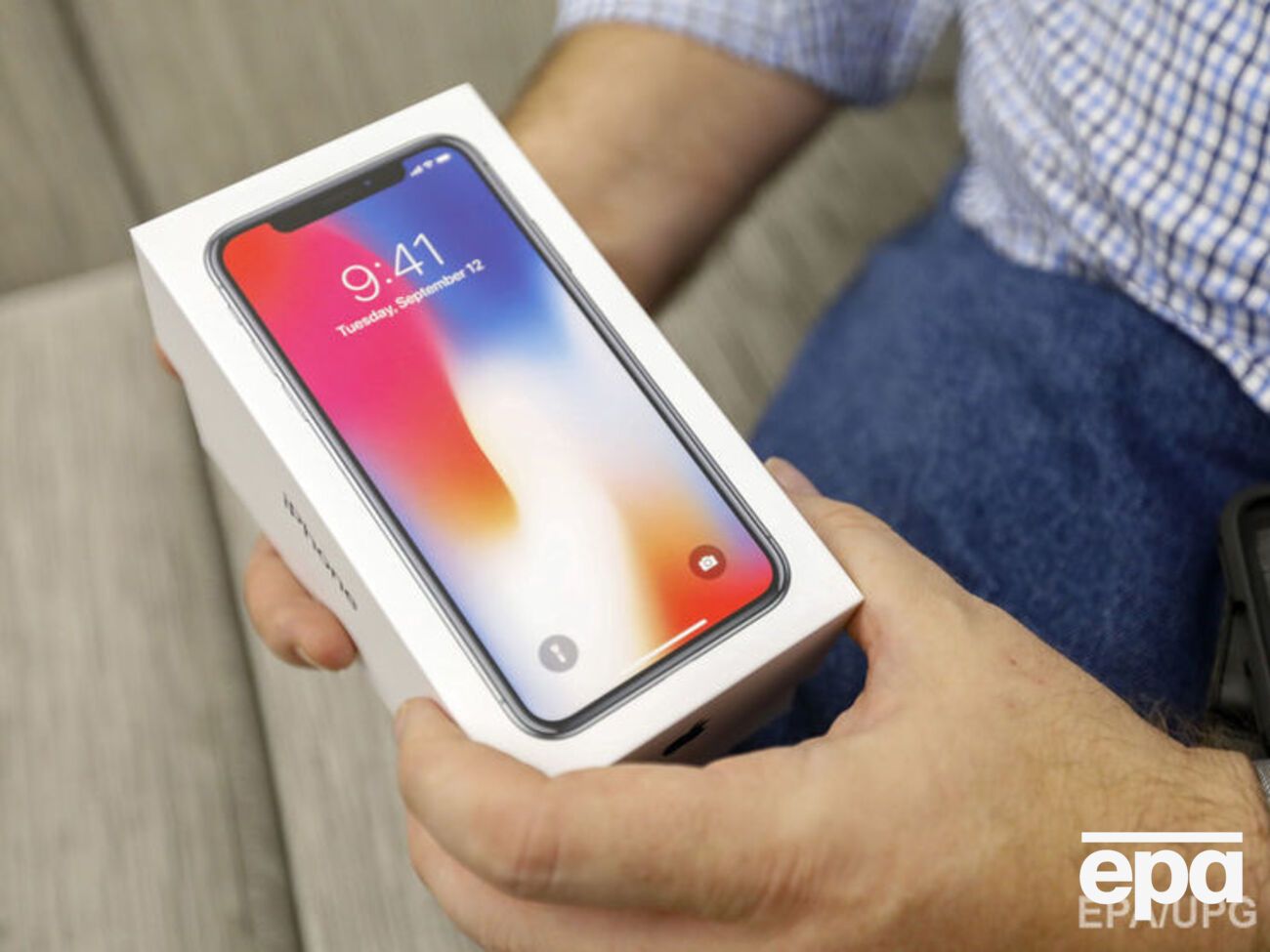 Кадиров подарував iPhone X третьокласниці