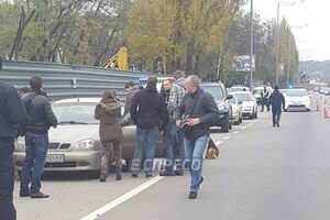 Автомобіль із тілом чоловіка виявили на Столичному шосе
