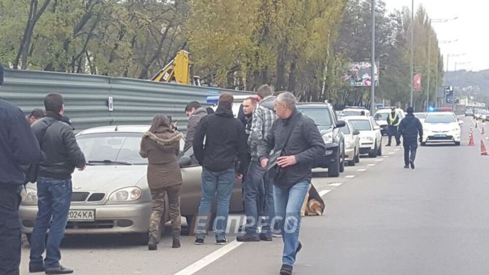 Автомобиль с телом мужчины обнаружили на Столичном шоссе