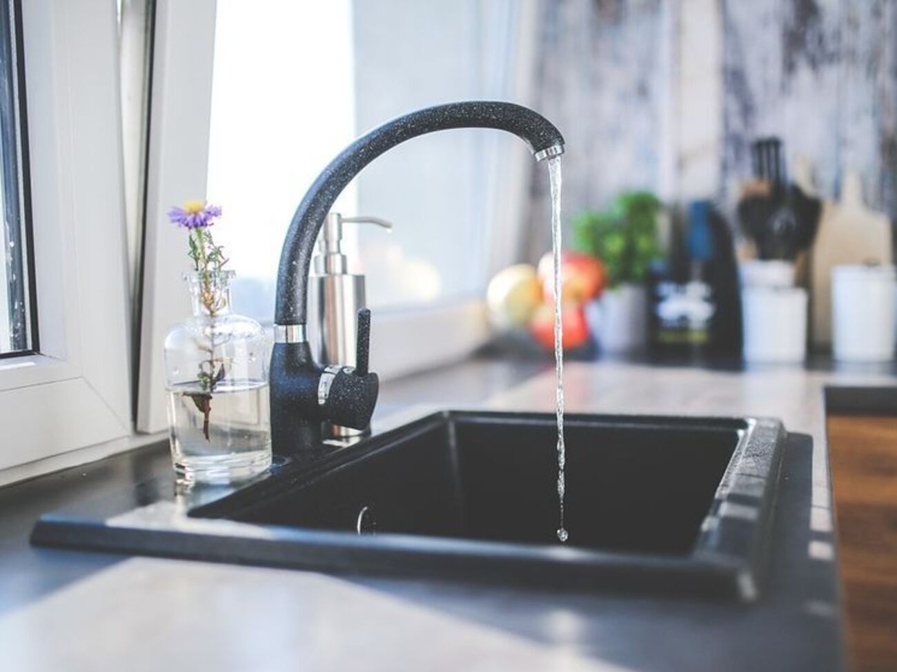 Поставки воды в Луганск прекратят 6 ноября