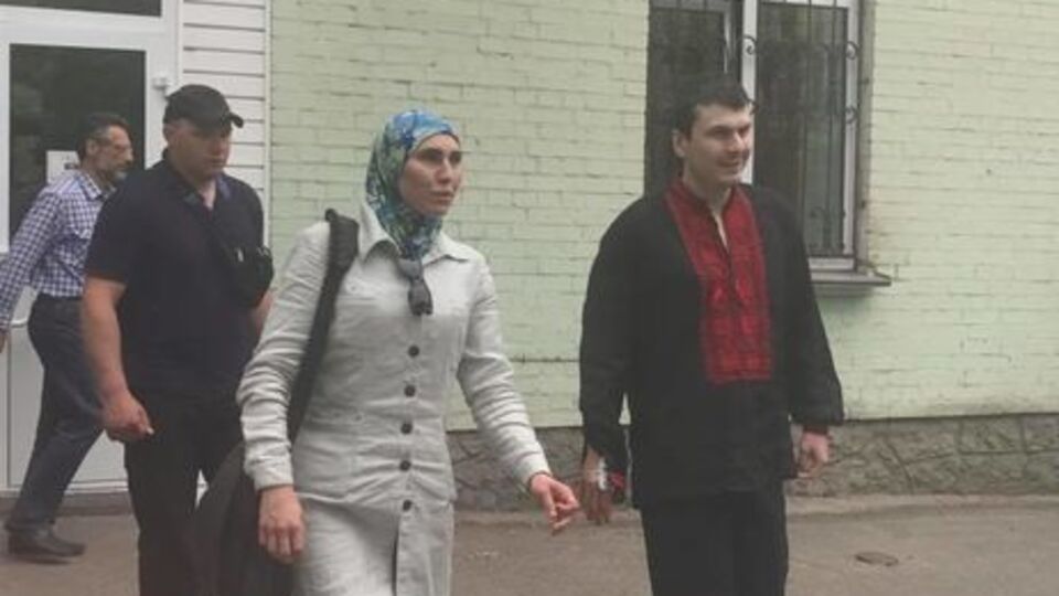 Улітку Осмаєва й Окуєву охороняли