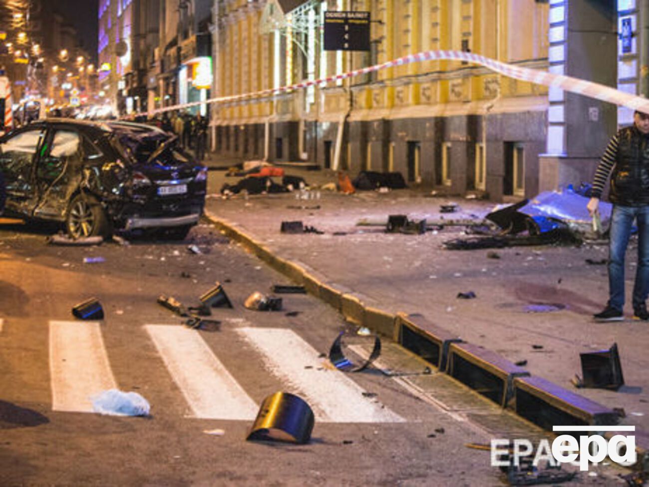 Увечері 18 жовтня в Харкові автомобіль Lexus RX350 зіткнувся з Volkswagen Touareg