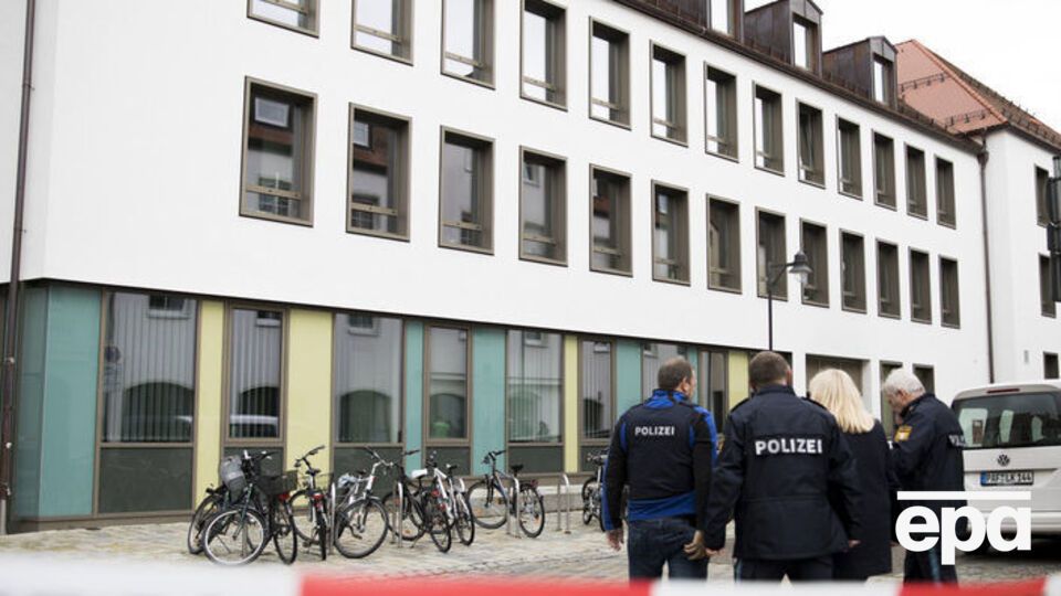 В Германии иммигрант захватил в заложники и ранил женщину