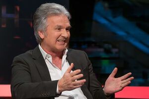 Швець: Квітка в пилу. Принижений і ображений. На його обличчі стільки образи на весь навколишній світ за те, що природа створила його таким. Це Вова Путін