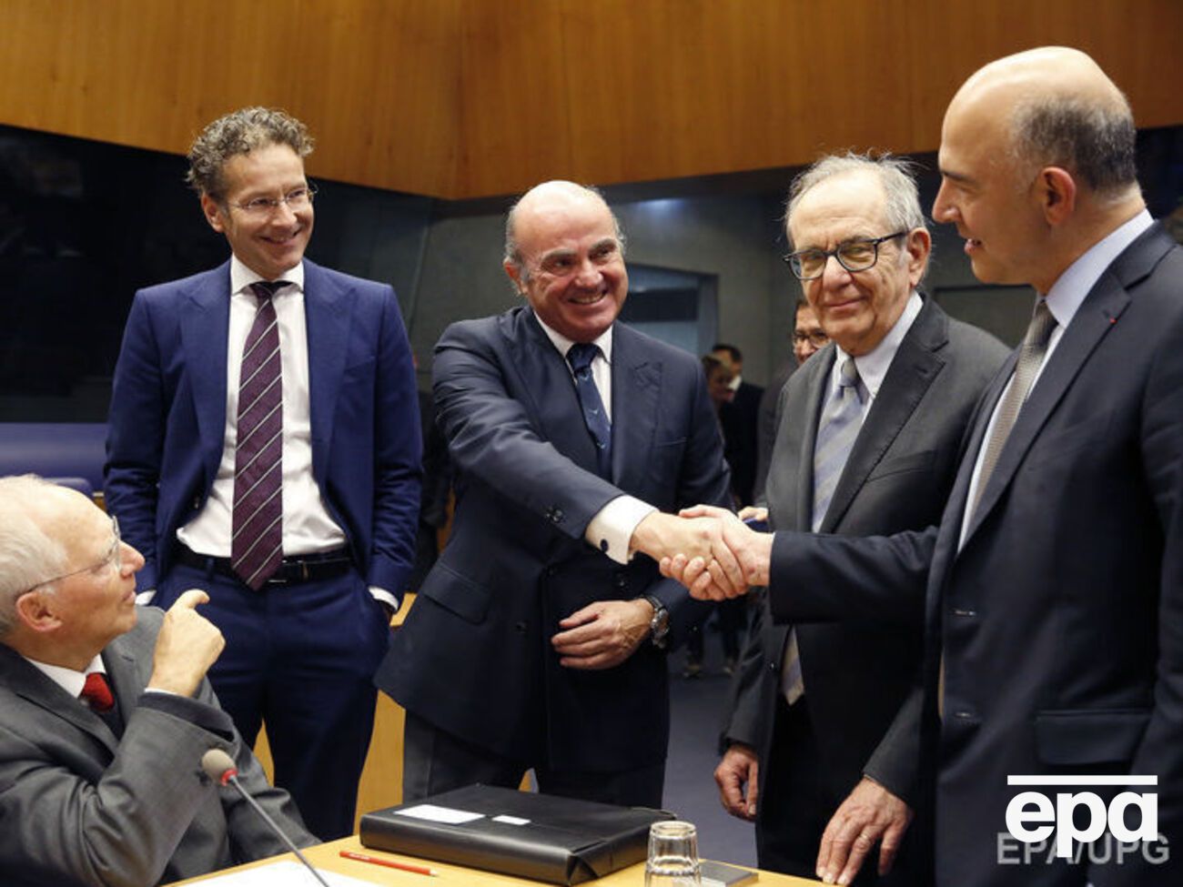 Министры финансов ЕС обсудят утечку архивов юридической фирмы, консультировавшей владельцев офшоров