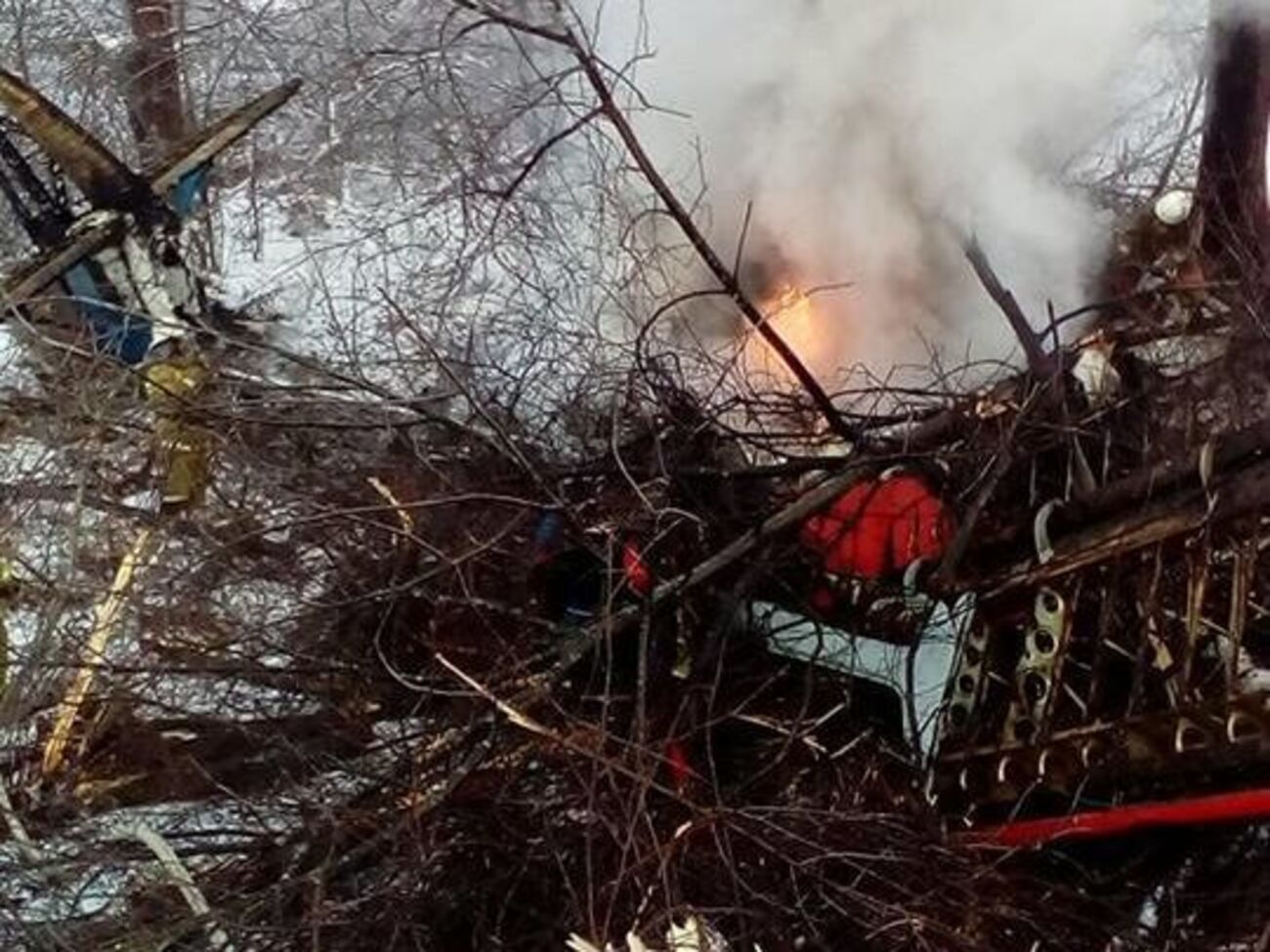 В результате жесткой посадки самолет загорелся