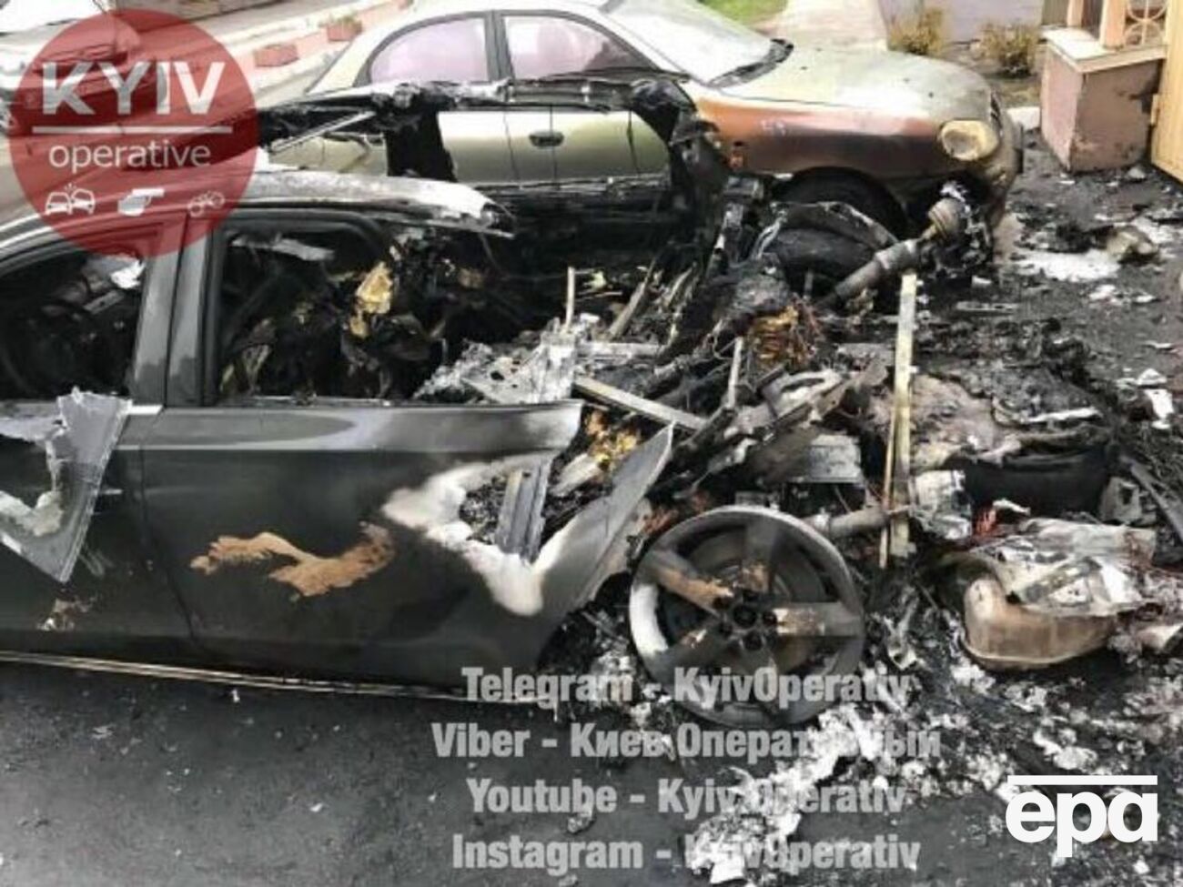 Автомобиль почти полностью сгорел