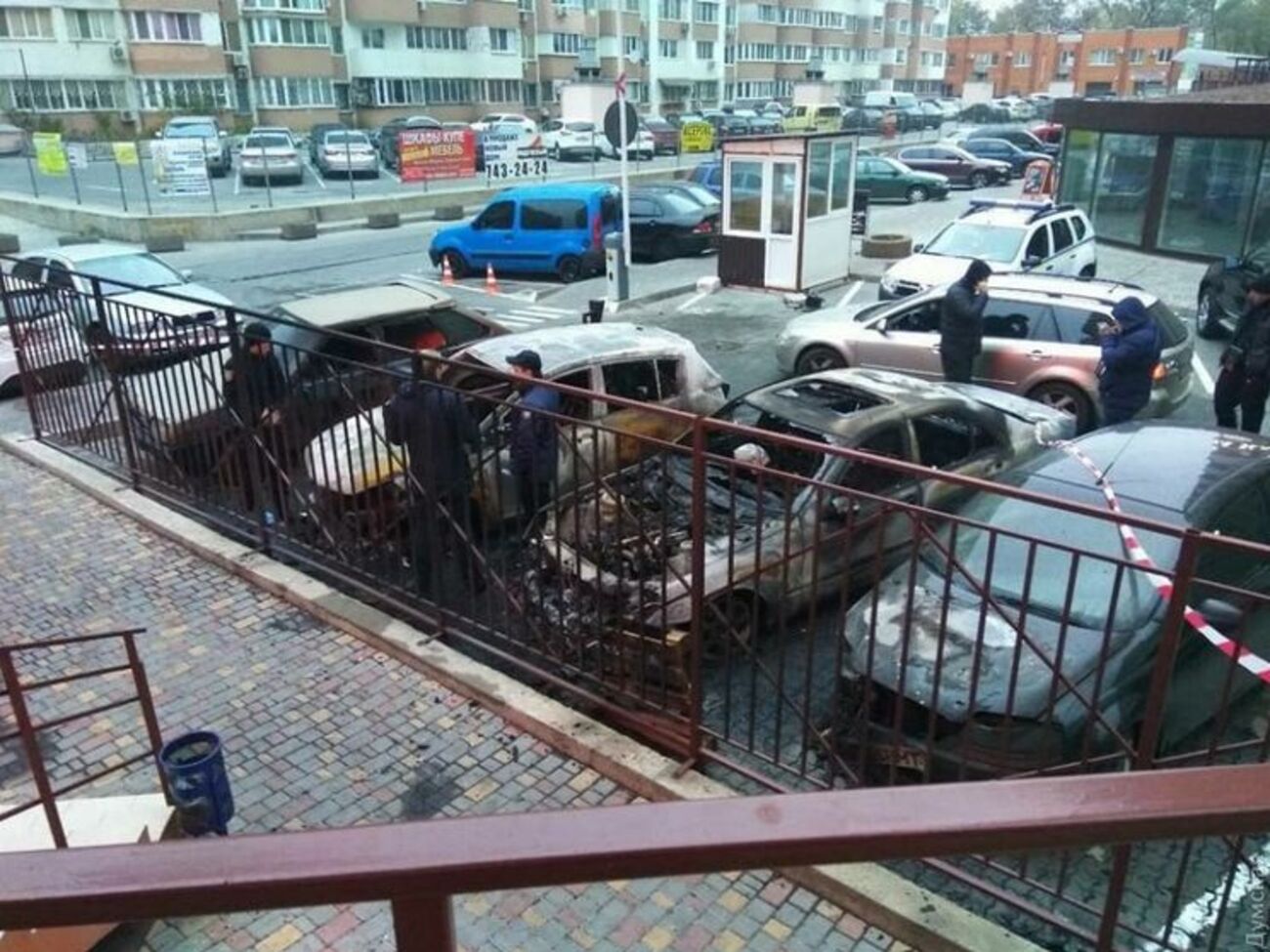 Автомобили сгорели в трех разных районах Одессы