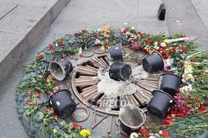 Вандали залили Вічний вогонь цементом