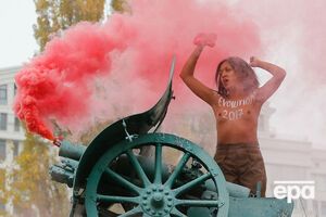 Активістка Femen закликала "розчавити шоколадну гідру"
