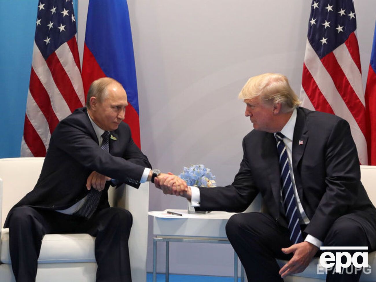 Первая встреча Путина и Трампа состоялась в июле на полях саммита G20 в Гамбурге