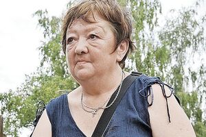 Королева потеряла сознание в подъезде собственного дома