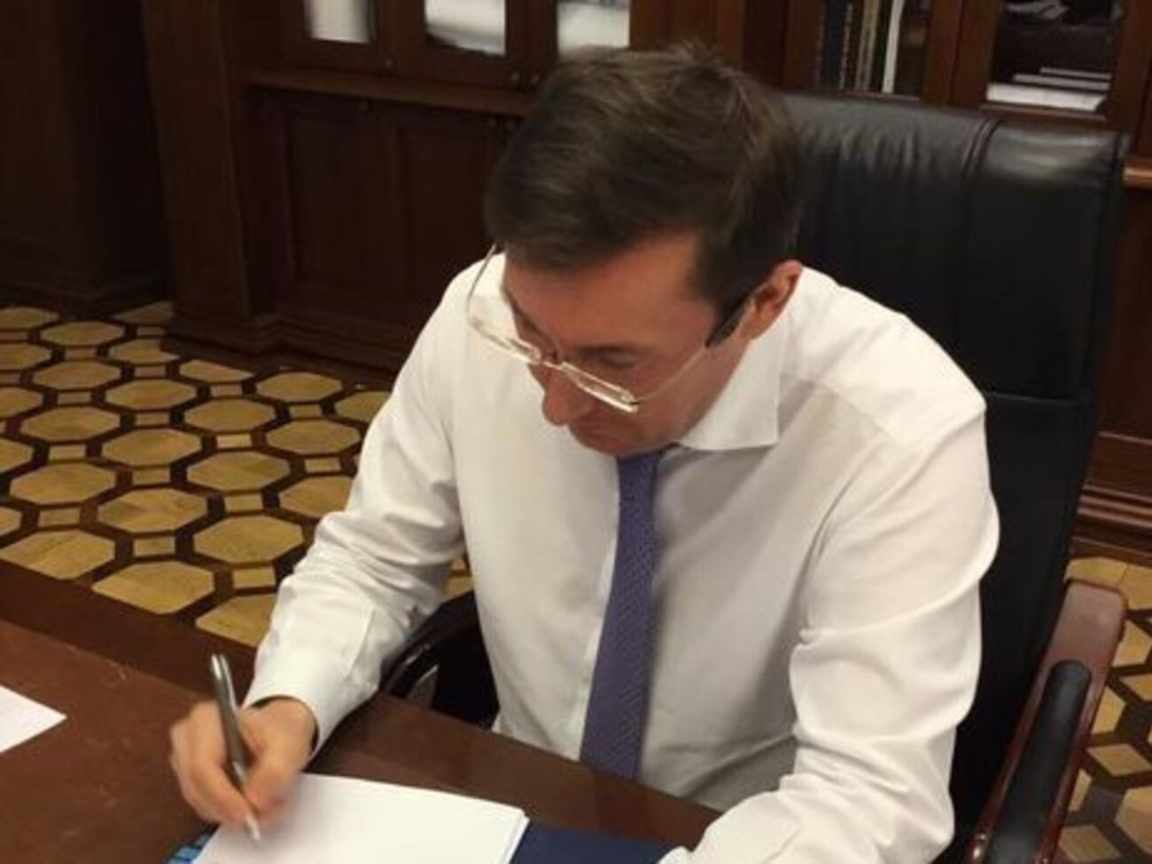 Юрій Луценко: Величезну кількість справ величезного обсягу вже зшивають і готують для передання до НАБУ