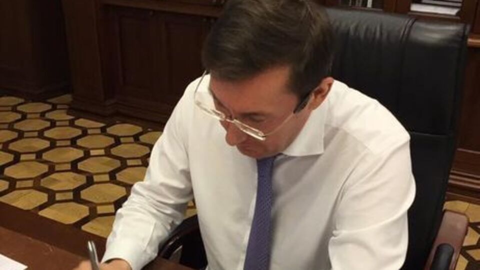 Юрий Луценко: Огромное количество дел огромного объема уже сшивается и готовится к передаче в НАБУ