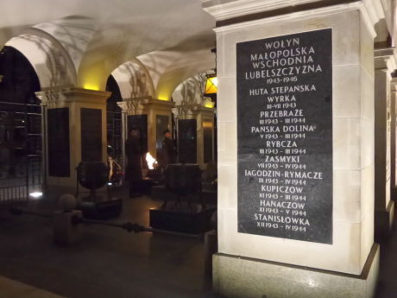 На могилі Невідомого солдата в Польщі з'явилися таблички, присвячені боротьбі з УПА