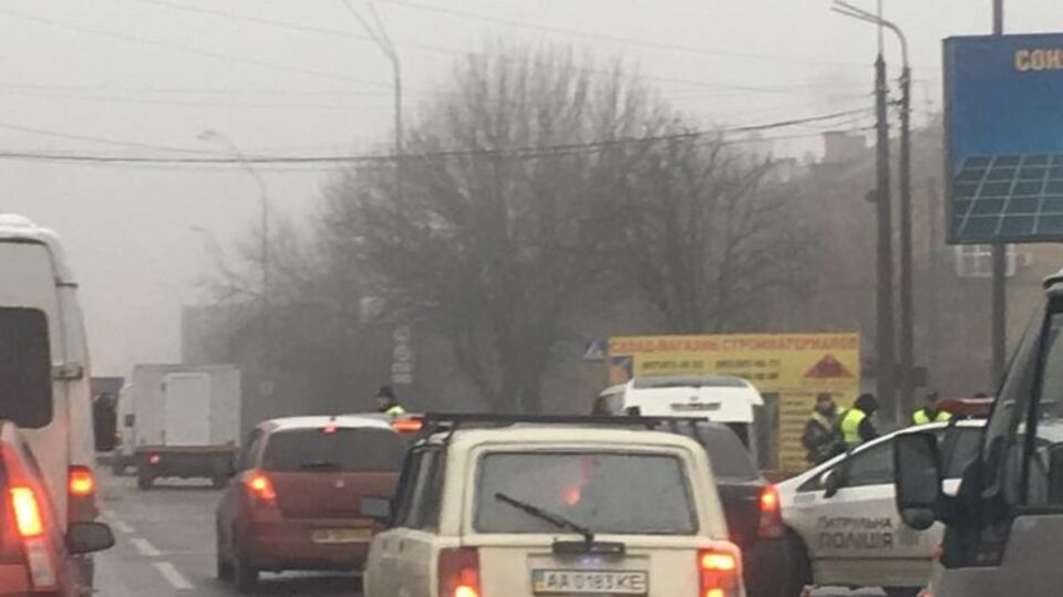 Водії скаржаться, що не можуть доїхати до Києва