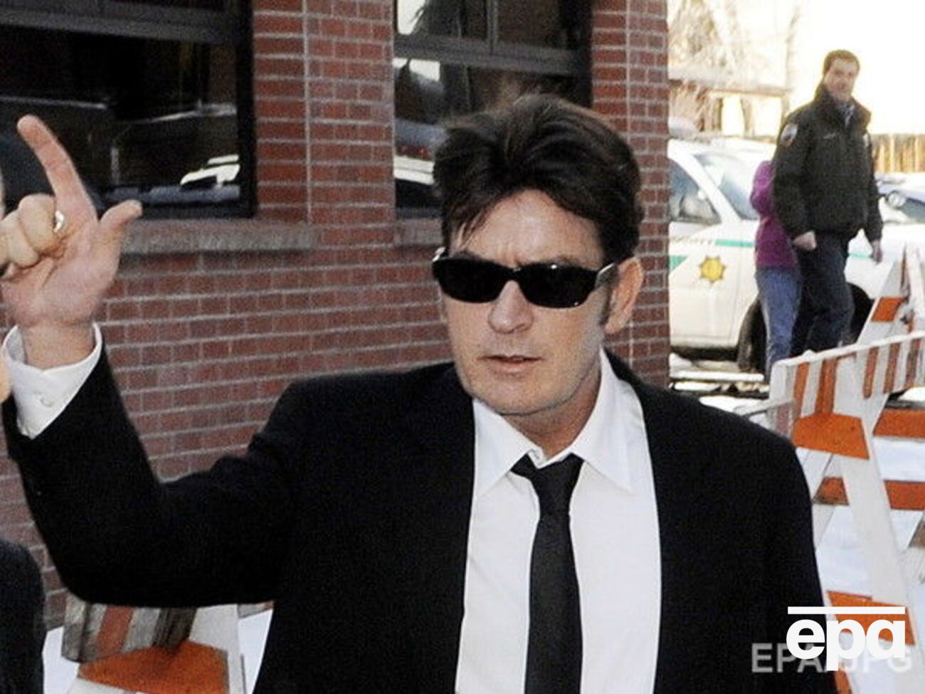 Чарли Шина обвинили в связях с несовершеннолетним актером