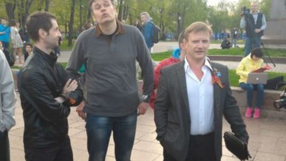 Лидер группы SERB Тарасевич (в центре) на митинге российской оппозиции