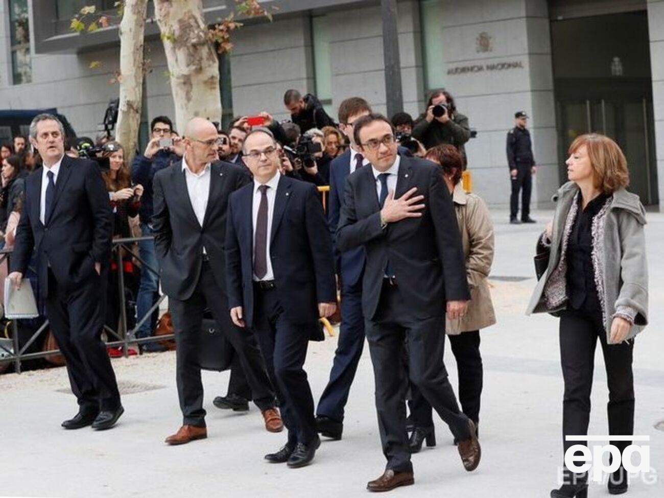 2 ноября Национальный суд Испании отправил под арест членов правительства Каталонии