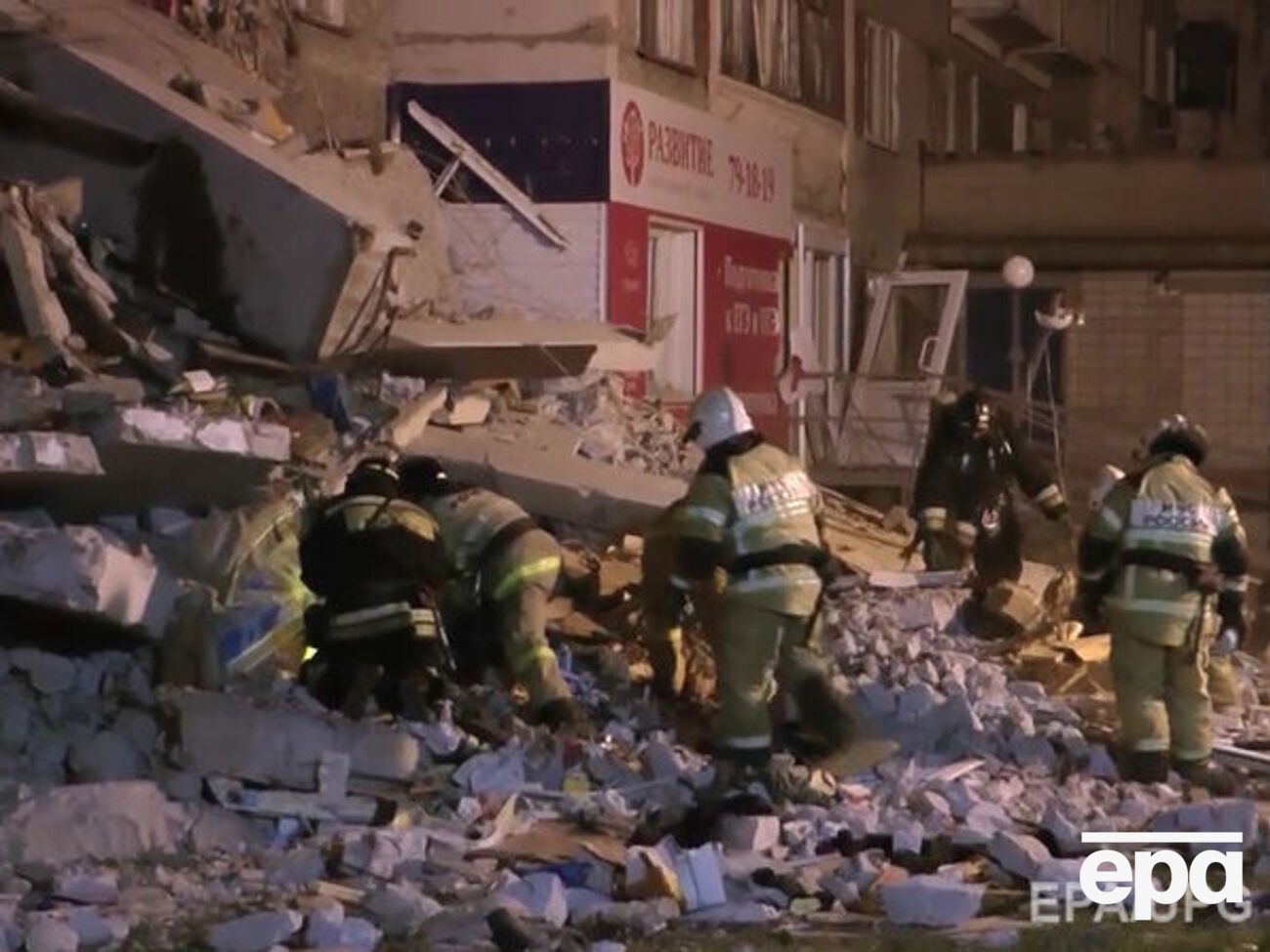 Під'їзд дев'ятиповерхового панельного будинку обвалився вдень 9 листопада