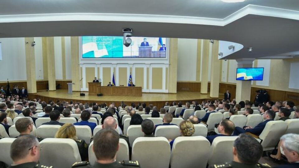 Порошенко: Конфлікти, сварки, інтриги і ворожнеча є абсолютно неприйнятними