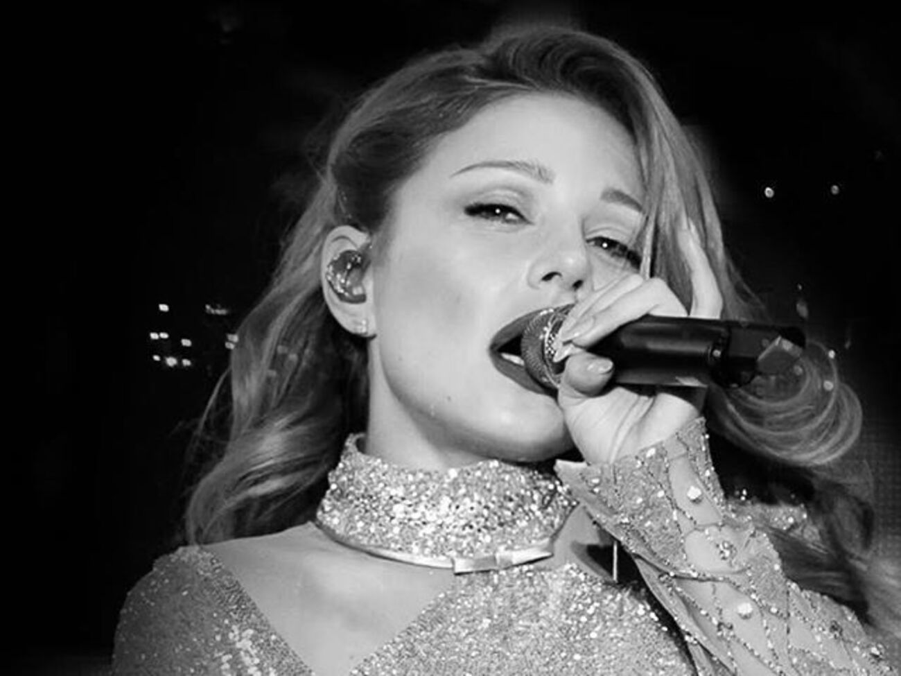 Тина Кароль показала кадр из своего нового фотоальбома