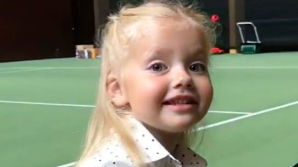 Лиза Галкина провела время в бассейне