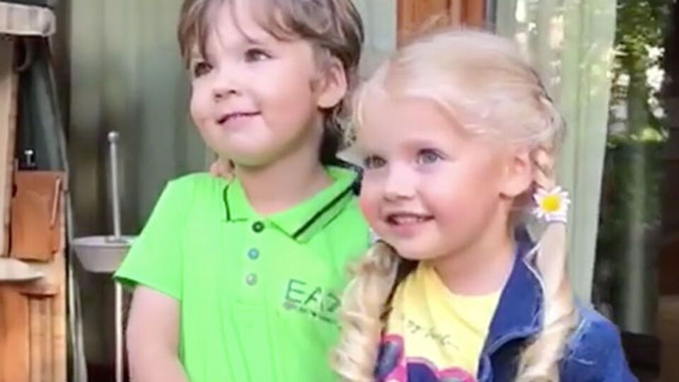 Гарри и Лиза Галкины занимаются спортом дома