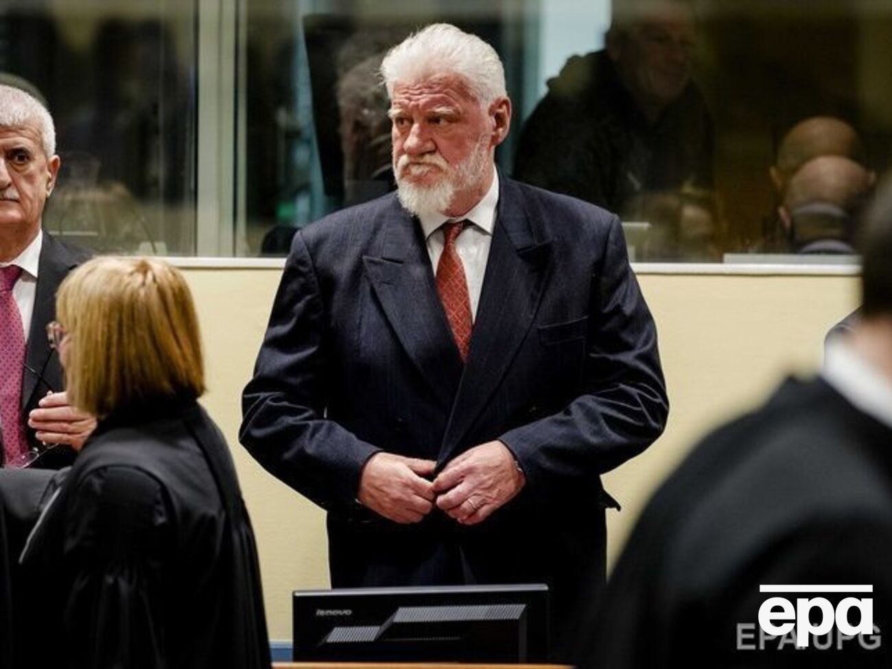 Праляк проніс флакон із ціанідом на засідання суду