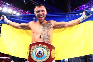 Порошенко зателефонував Ломаченкові: Так тримати, наш чемпіоне! Україна пишається тобою!