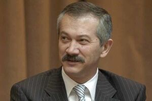 Пинзеник: Може варто заборонити всім продавати квартири, будинки, авто, інше майно?