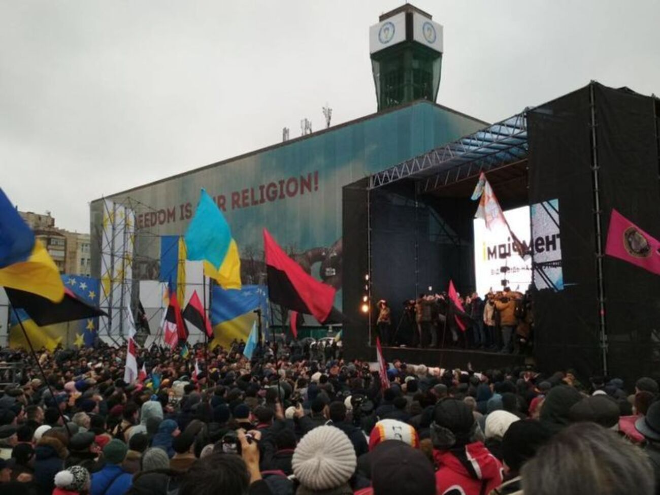 Муждабаев:&nbsp;Можно говорить, что эти тысячи людей &ndash;&nbsp;проплаченные или "члены секты Саакашвили", но это будет глупо