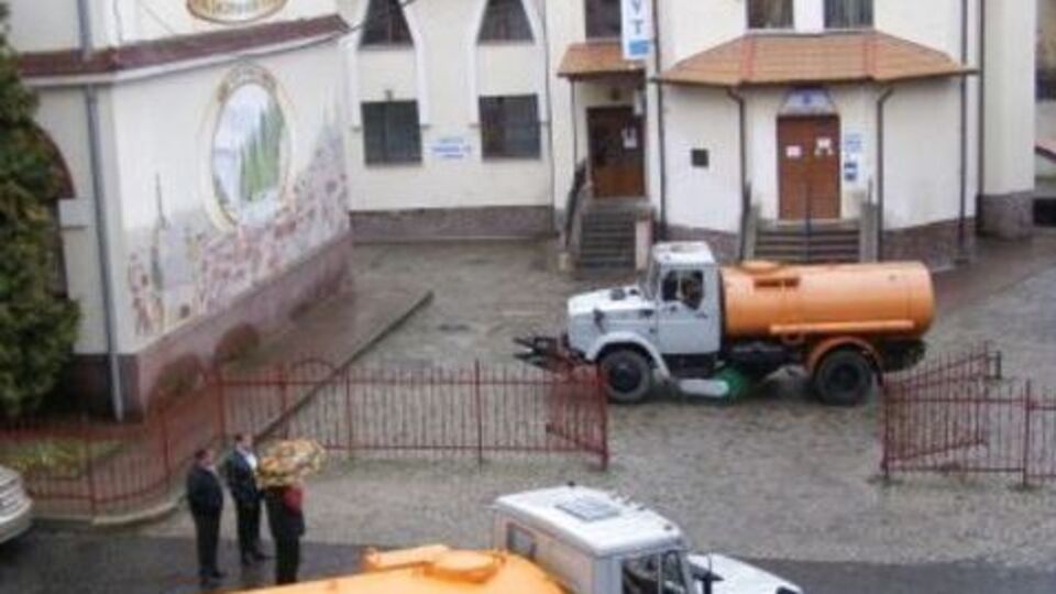 На вулицях Личаківського району працюватиме вісім водовозів