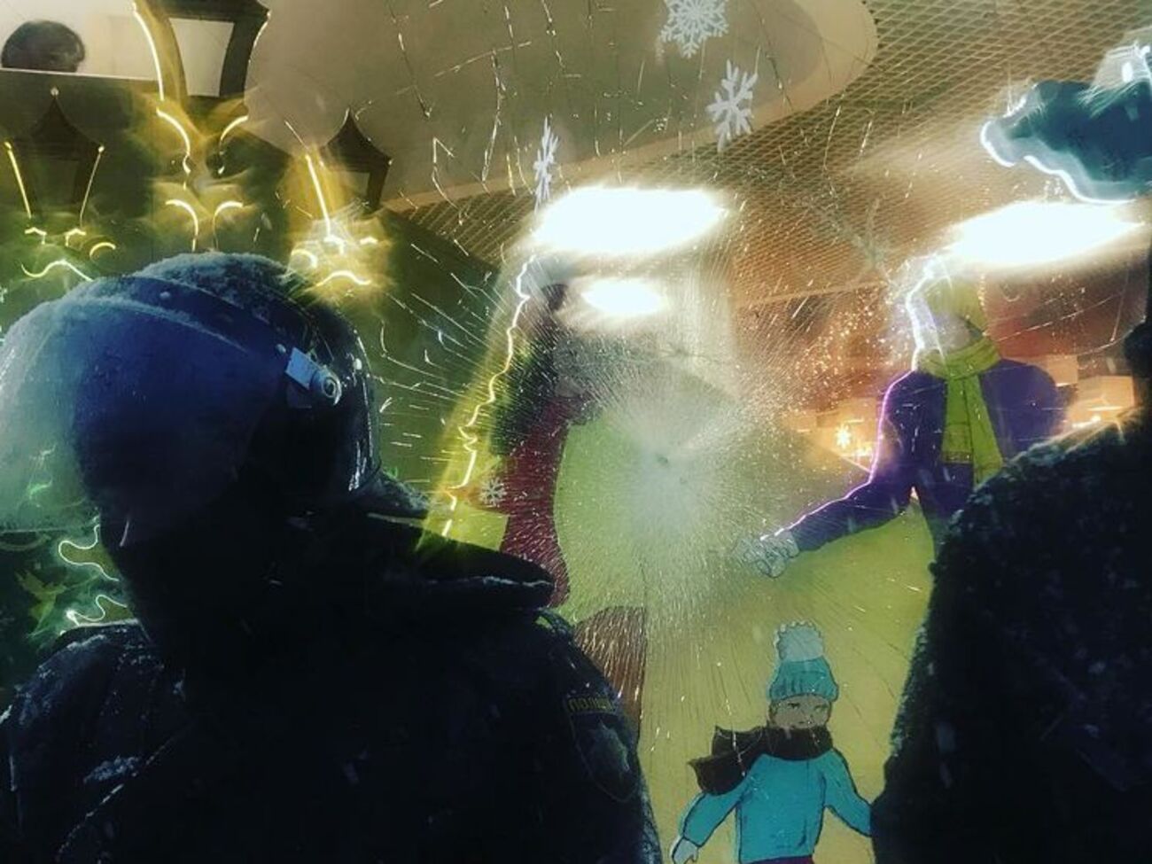 Магазин Roshen оцепили сотрудники полиции