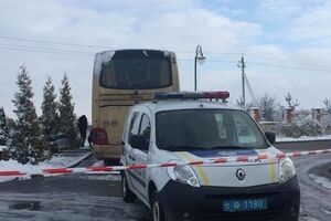 В момент взрыва в автобусе никого не было, пострадавших нет
