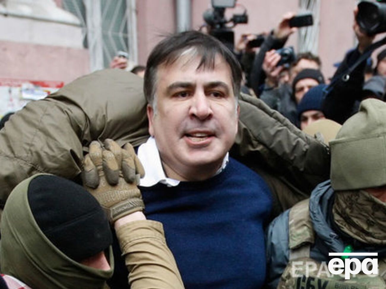 Суд 11 декабря изберет для Саакашвили меру пресечения