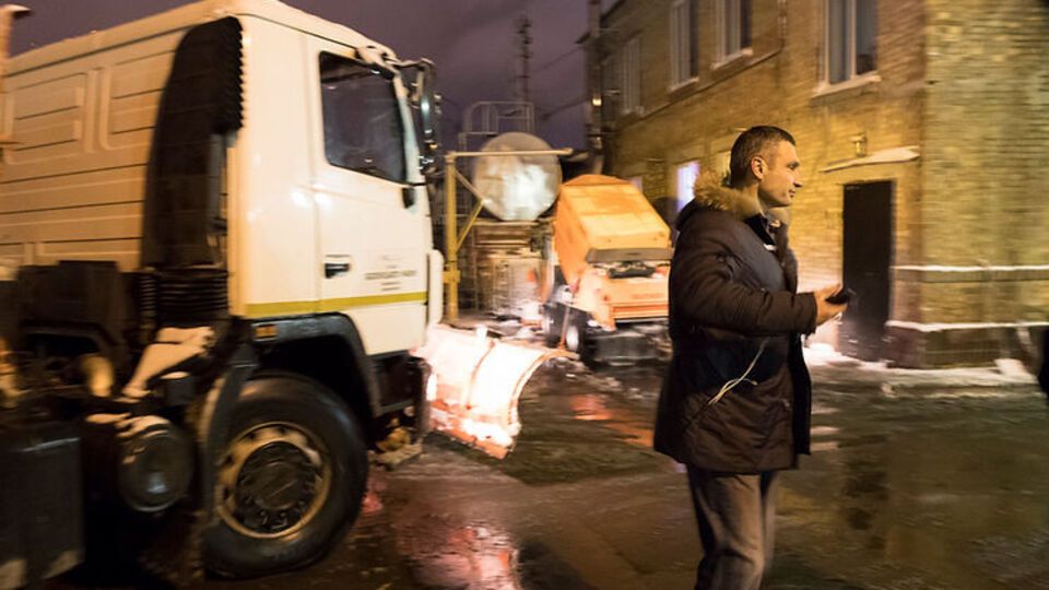 Виталий Кличко: В некоторых ДЭУ стоит без дела техника, которая должна убирать улицы, – это неприемлемо