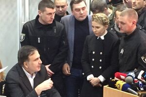 Тимошенко прийшла до Печерського суду