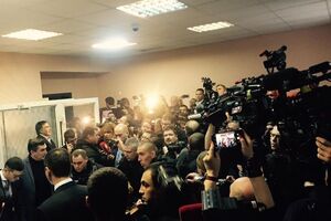 В Печерском райсуде продолжается заседание по избранию Саакашвили меры пресечения