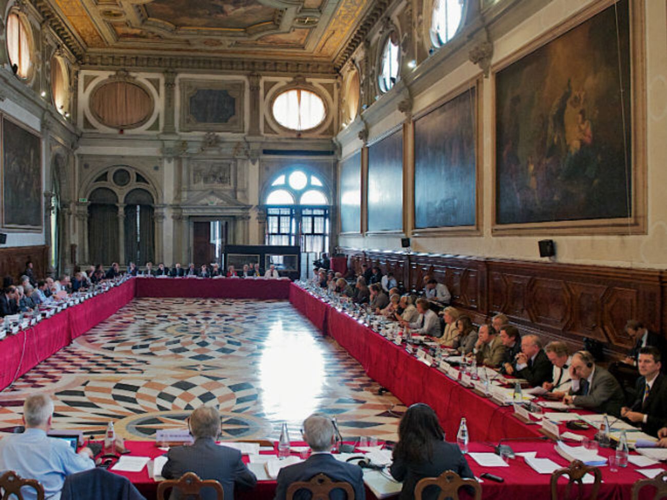 Венецианская комиссия опубликовала финальный текст выводов относительно украинского закона об образовании