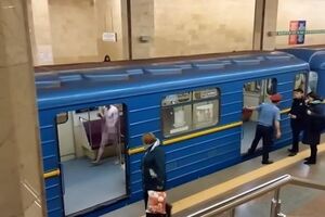 Поліція затримала голого порушника порядку