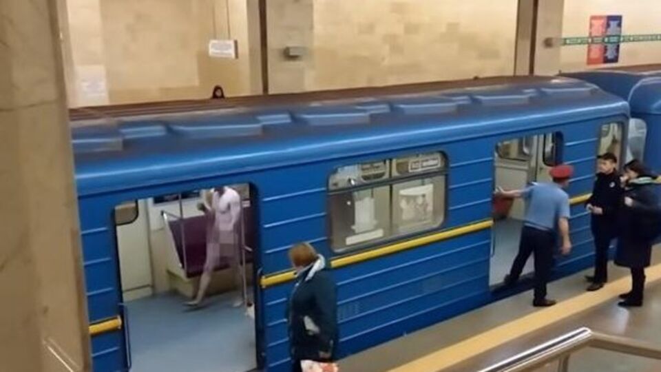 Полиция задержала голого нарушителя порядка