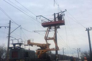 Електрики вже відновили енергопостачання