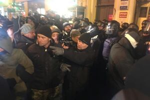 Сторонники встречали Саакашвили у здания суда