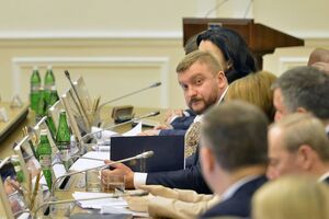 Петренко пожаловался на бандитизм в аграрной сфере